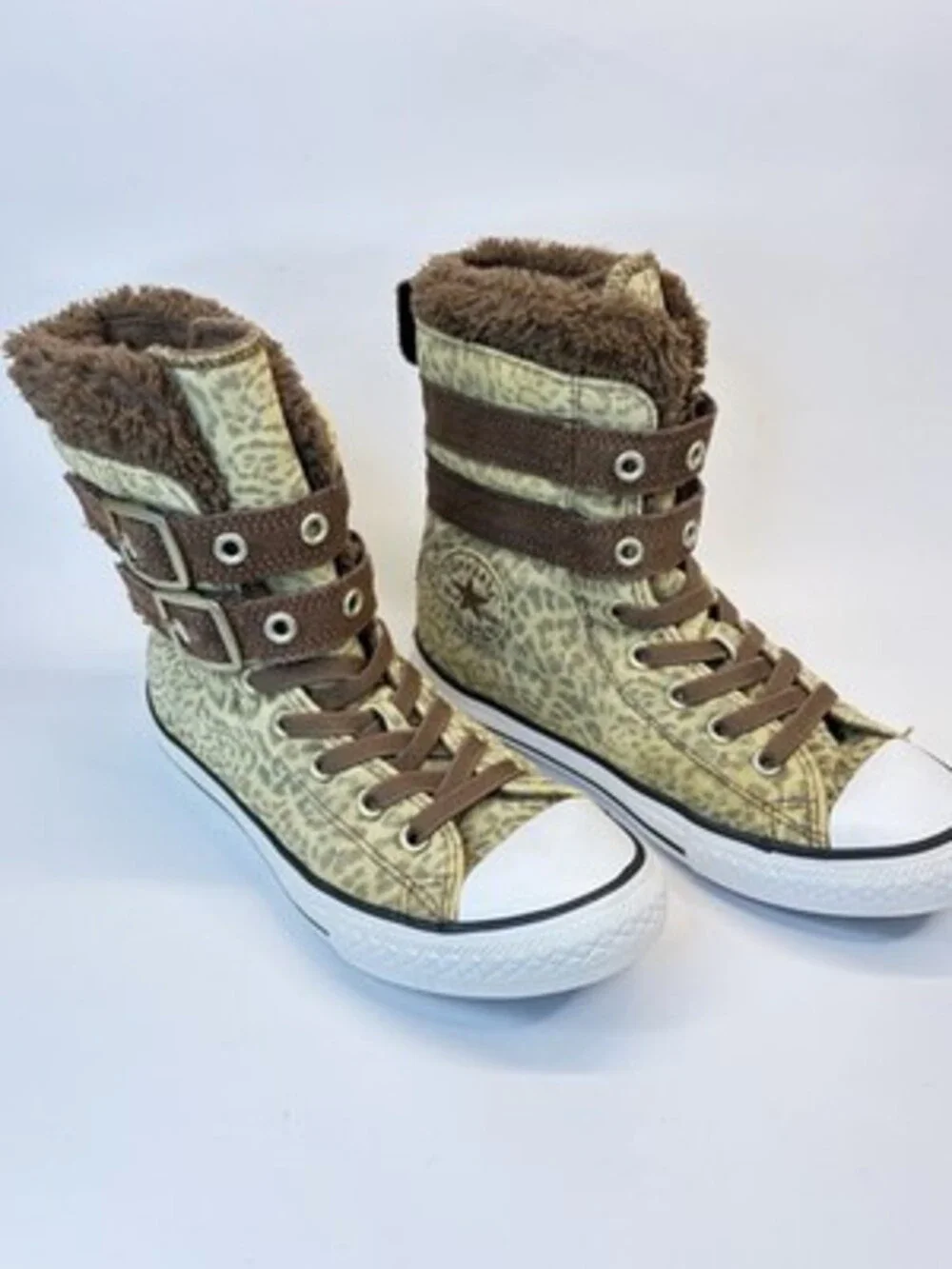Converse Chuck Taylor All Star Junior High-Top Winter Boots – Size 3